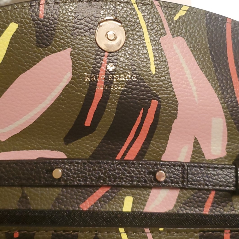 Kate Spade Wallet on a chain - Picture 7 of 16